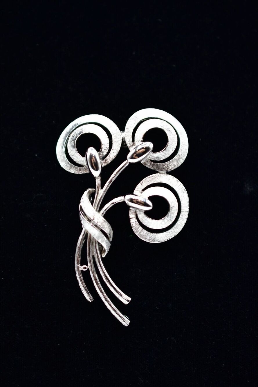 Monet Vintage Flower Pin Brooch Silver Tone Floral Abstract Textured 1970s BinJ